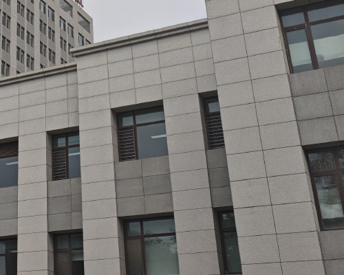 沈陽幕墻公司淺談石材幕墻的優(yōu)點有哪些？